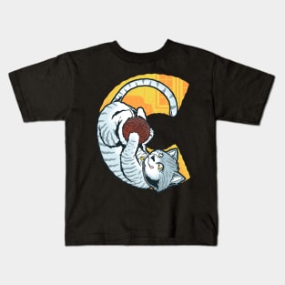 CAT PLAYING YARN WITH “C” Kids T-Shirt